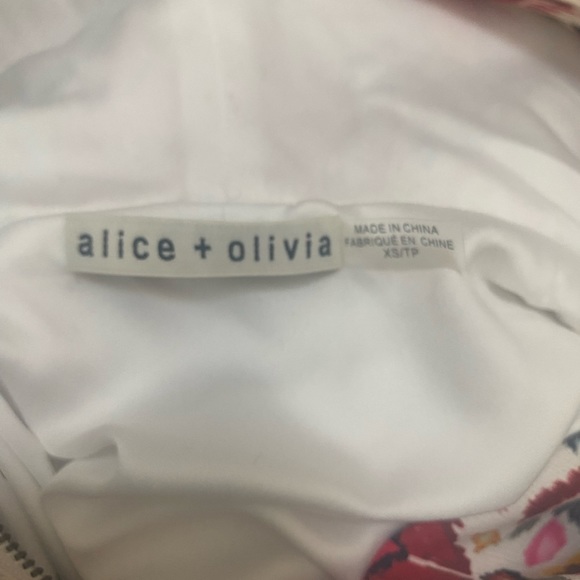 Alice and Olivia pullover windbreaker - Picture 3 of 6